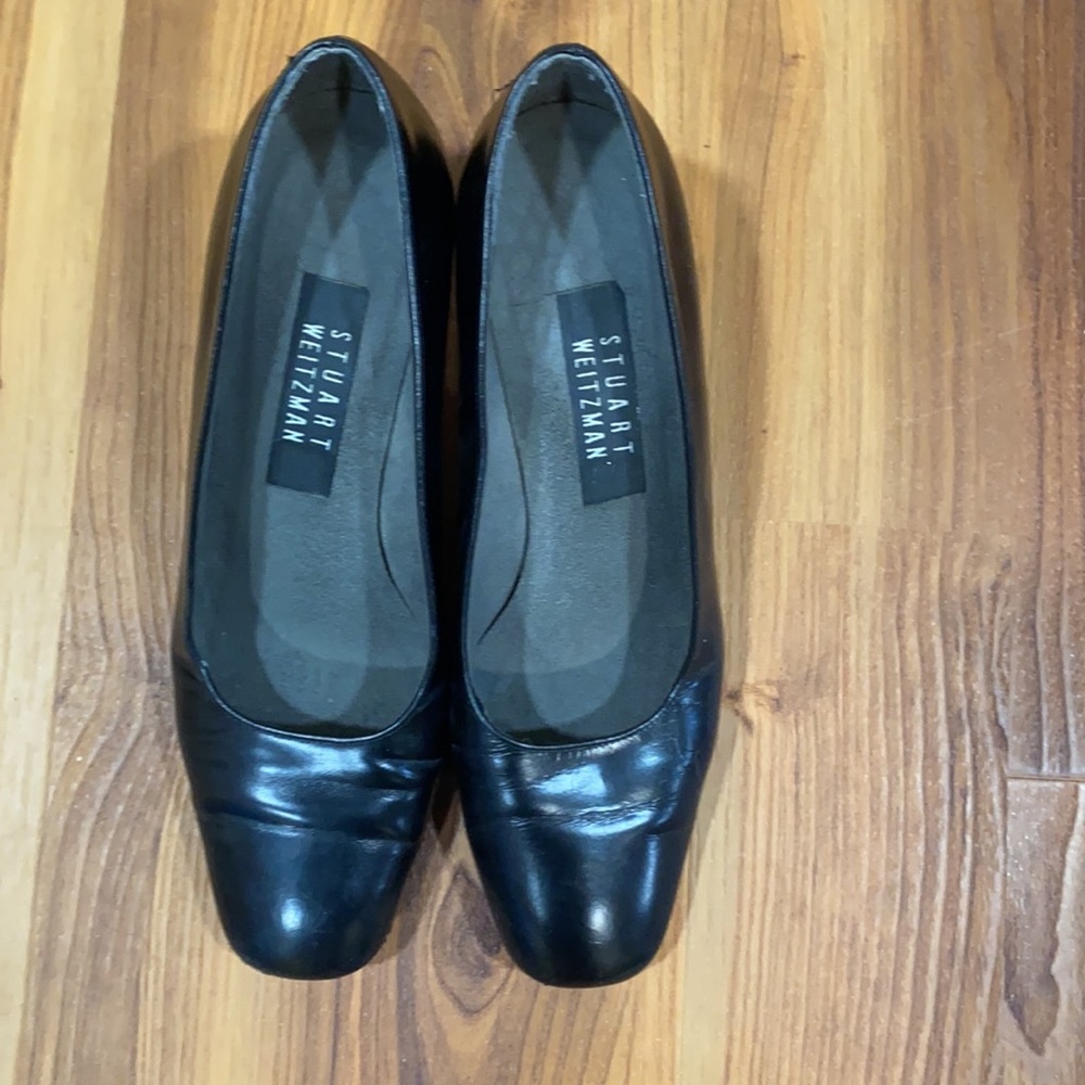 Stuart Weitzman-Size 7 Black kitten heel - Picture 5 of 5